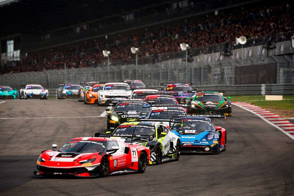 Frederik Schandorff igen på podiet på Nürburgring.
(Foto: SRO Motorsports Group)